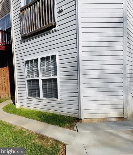 1742 Ann Scarlet Ct, Woodbridge VA  22191-3992 exterior