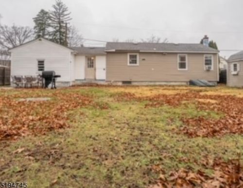 14 Avenue B, Helmetta NJ  08828-1238 exterior