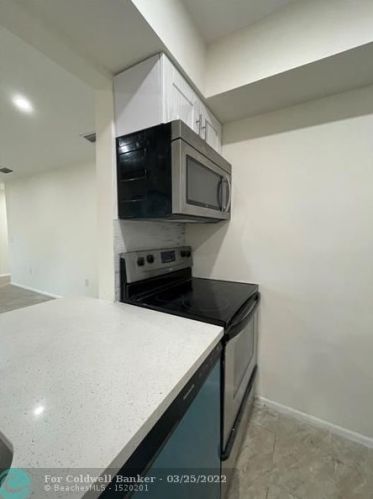 9667 15 Ct, Hollywood FL 33024-4429 exterior