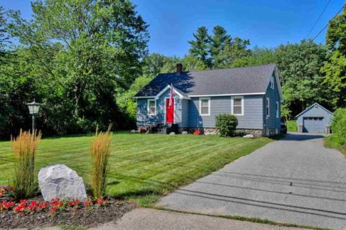 68 Lawrence Rd, Salem, NH 03079-3241