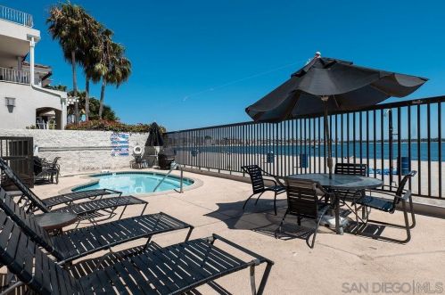 1159 Pacific Beach Dr, San Diego CA  92109-5149 exterior