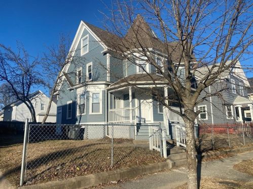 281 Vermont Ave, Providence, RI 02905-2828