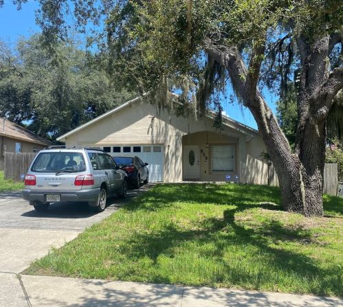 107 Cleveland St, Apopka, FL 32703-8001