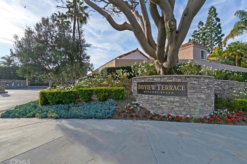 76 Pelican Ct, Newport Beach, CA 92660-2927