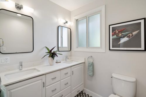 1510 Holman Rd, Oakland CA  94610-1833 exterior