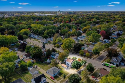 1327 12th Ave, Green Bay, WI 54304-3578