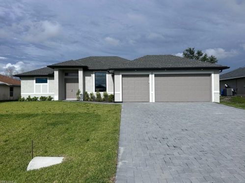 2621 1st Pl, Cape Coral, FL 33914-4403