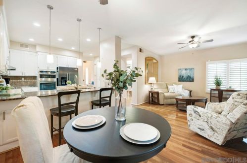 4712 Bryce Cir, Carlsbad CA  92008-4289 exterior