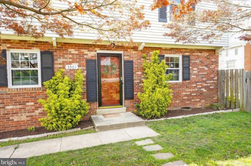 3501 Castle Hill Dr, Woodbridge, VA 22193-5326