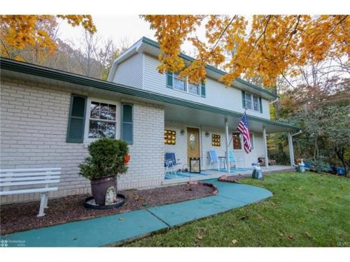 4575 Maple Dr, Walnutport, PA 18088-9710