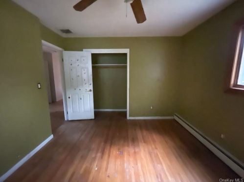 3821 Gomer St, Yorktown Hgts NY  10598-1724 exterior