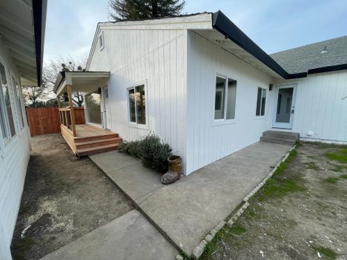 2431 Guerneville Rd, Santa Rosa, CA 95403-4101