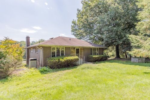 4110 Clendenning Rd, Gibsonia, PA 15044-9554