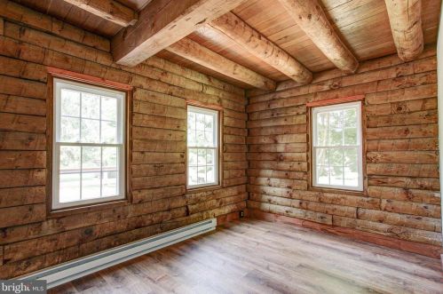 190 Royal Manor Rd, Easton PA  18042-8702 exterior