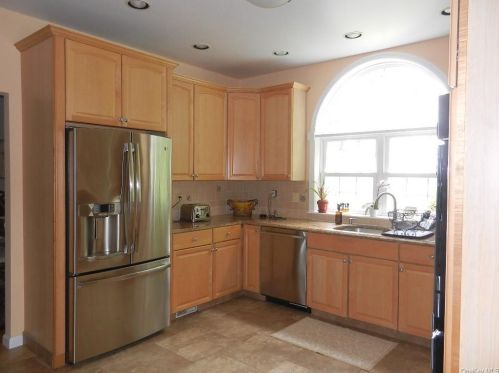 52 Plum Rd, Mahopac, NY 10541-4247