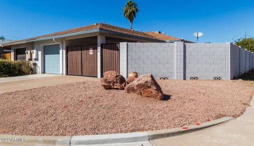 1256 Grove Cir, Mesa, AZ 85204-5947