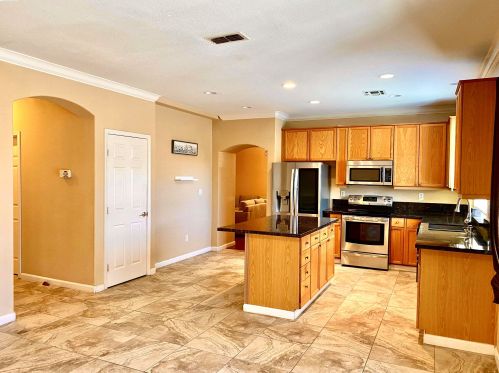 1480 Red Ribbons Ln, Manteca CA  95337-7925 exterior