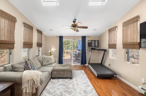 32 Rolling Acres Dr, Cumberland RI  02864-2614 exterior