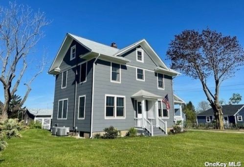 4200 Youngs Ave, Southold, NY 11971-2306