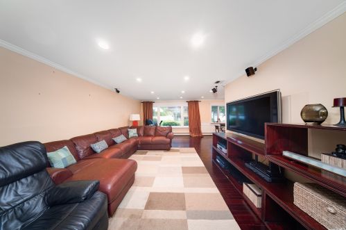264 Maplewood Rd, Huntington Station, NY 11746-2849