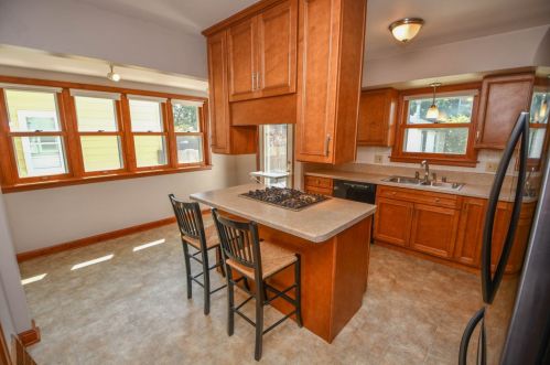 1911 Norwich Ave, Milwaukee WI 53235-4733 exterior