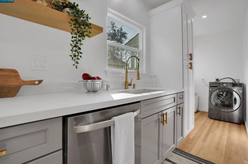 1793 Brandon St, Oakland CA  94611-4364 exterior