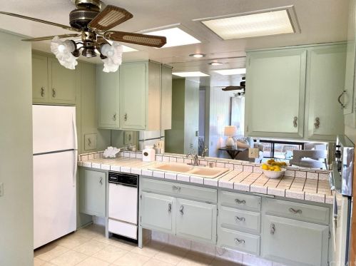 13541 Wentworth Ln, Seal Beach, CA 90740-4696