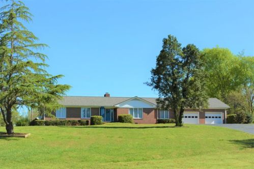 121 Cresent Dr, Lawrenceville, VA 23868-2119