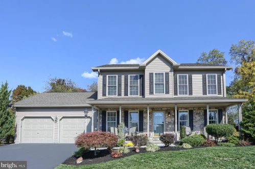 7690 Catherine Dr, Harrisburg, PA 17111-5068