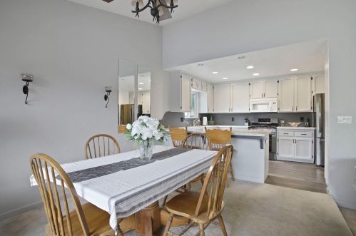 529 Cheri Ct, Ripon CA  95366-2805 exterior