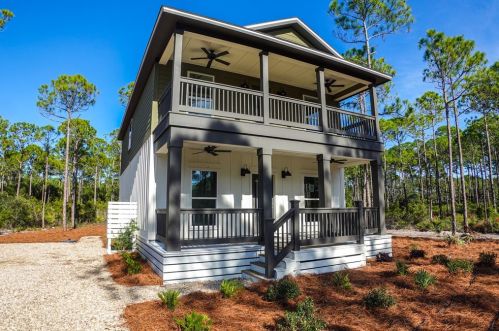 111 Tree House Cir, Saint Teresa, FL 32358-2800