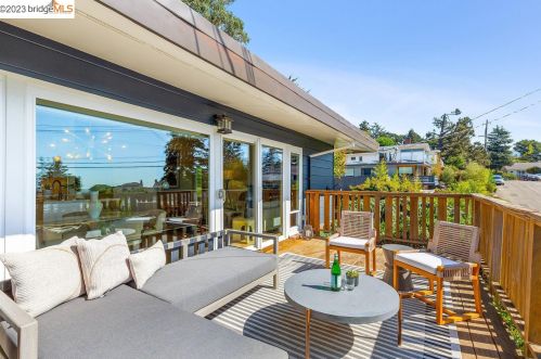 2820 Alida St, Oakland CA  94602-3451 exterior