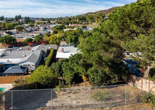 6623 Ballinger Ave, San Diego CA  92119-1822 exterior