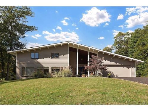 14 Westerly Ln, Thornwood, NY 10594-1810