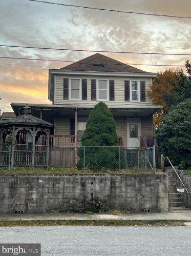 100 Howard St, West Enola, PA 17025-2817