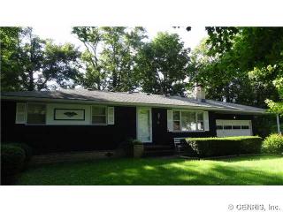 33 Evanwood Cir, Rochester, NY 14626-3763