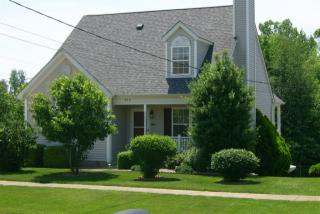 212 Ruby Dr, Glendale, KY 42701-4632