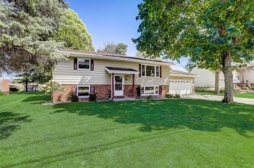 1215 Water St, Watertown, WI 53098-1512