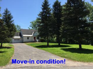 7542 Creekside Dr, Hecla, NY 13490-1521