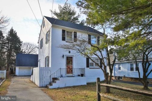 32 Weiss Ave, Flourtown, PA 19031-1914