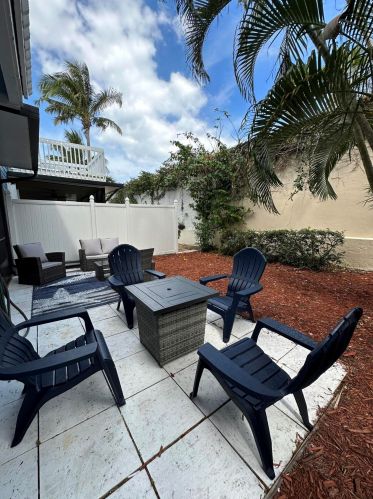 121 Ocean Dunes Cir, Jupiter FL  33477-9140 exterior