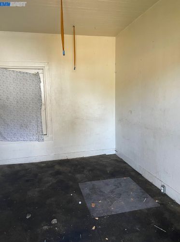 1327 96 Ave, Oakland CA 94603-1715 exterior