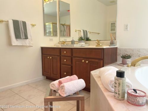 58 Ivy Hill Rd, Lakewood NJ  08701-5772 exterior