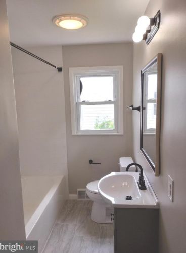 725 Ivy Dr, Seaford DE  19973-1340 exterior