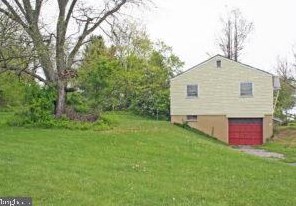3745 Sweet Arrow Lake Rd, Lincoln Colliery, PA 17963-9075