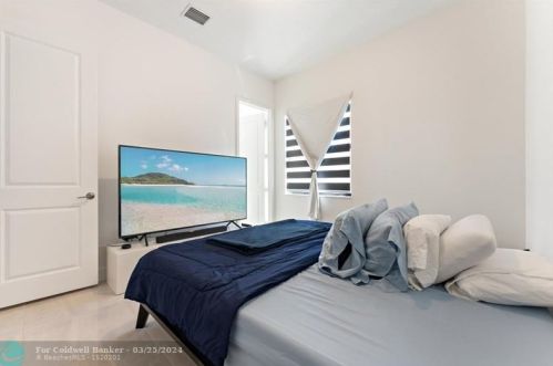 17451 41 St, Hollywood FL 33029-5035 exterior