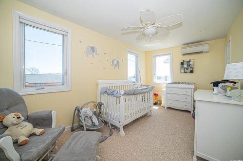 695 9th St, North Lindenhurst NY  11757-5543 exterior