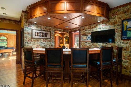 25 Wilshire Dr, Sparta NJ  07871-2841 exterior