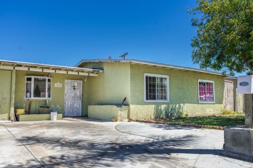 3107 Polk Ave, Anaheim, CA 92801-6037