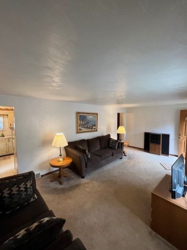 920 Parkwood Rd, Pittsburgh, PA 15210-2743